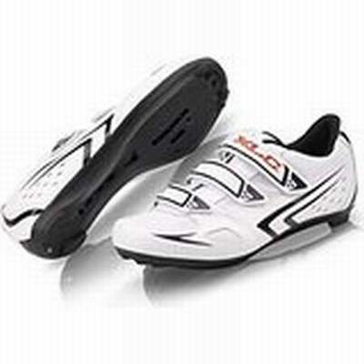 chaussures velo route adidas vueltano